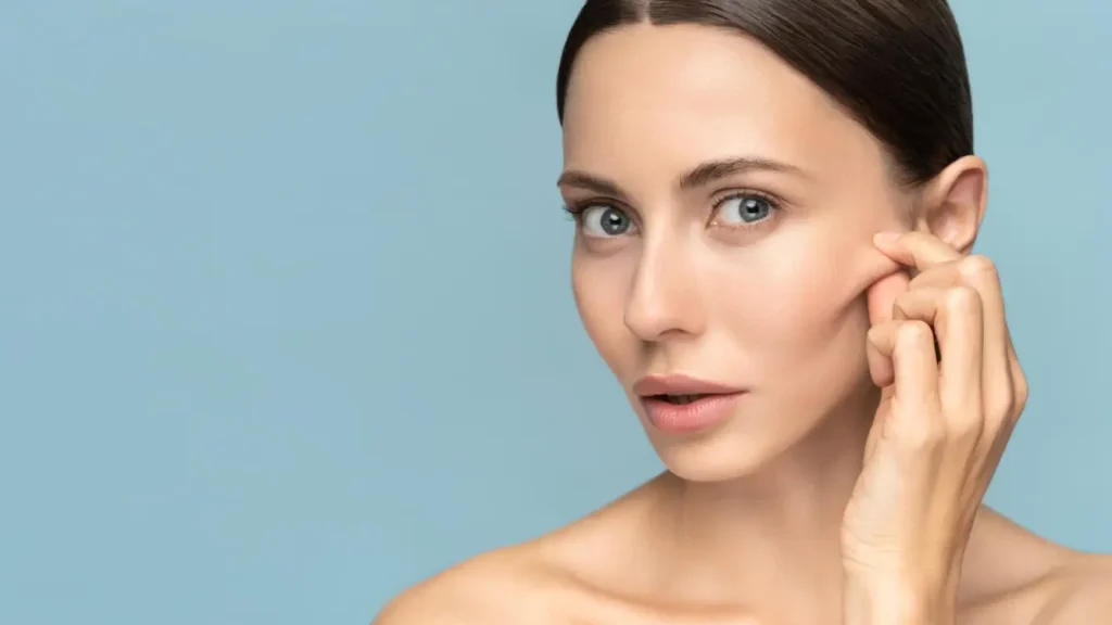 skin-elasticity-of-ideal-candidate-for-vaser-liposuction